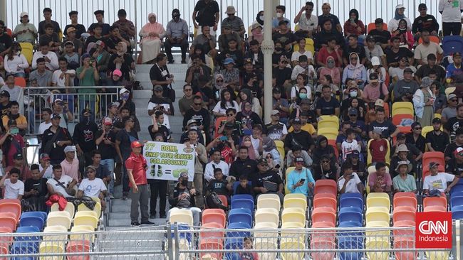 Komandan Lapangan WSBK Mandalika 2022 Jamaluddin Maladi mengatakan total penonton pada tiga hari balapan menembus 45 ribu.